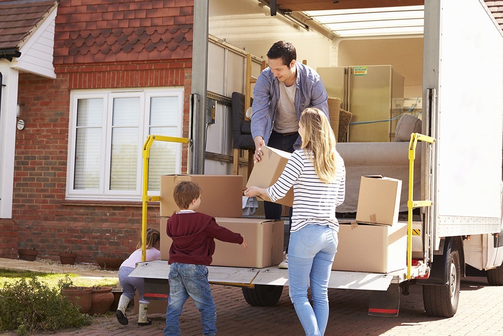 Make Moving an Easy Taskby Help of Experienced Professionals
