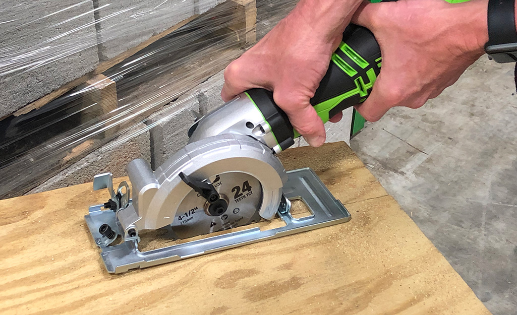 WHAT IS A CIRCULAR SAW USED FOR?